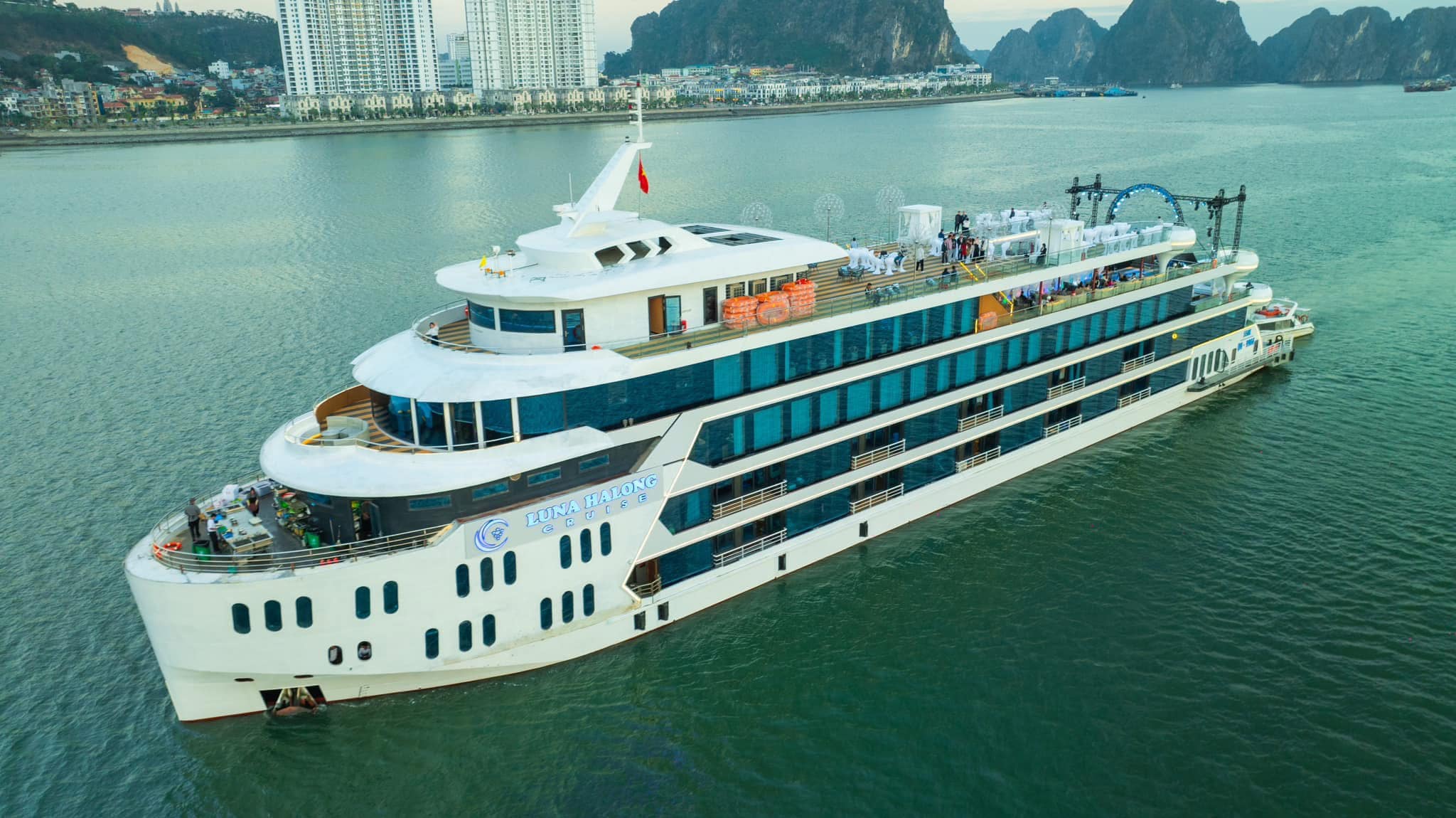 Du thuyền Luna Halong Cruise 5 sao