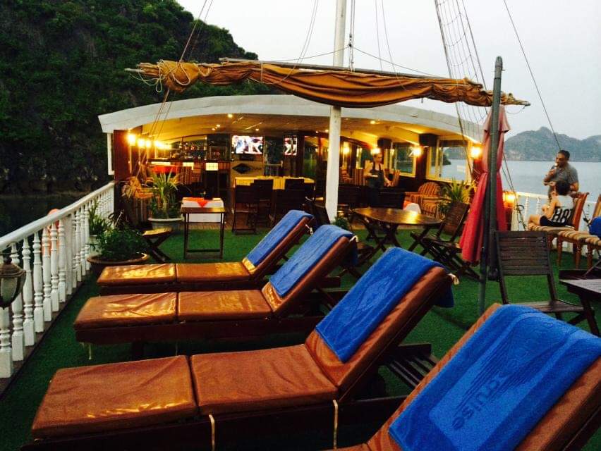 Du thuyền Hạ long Royal Palace 2 ngày 1 đêm