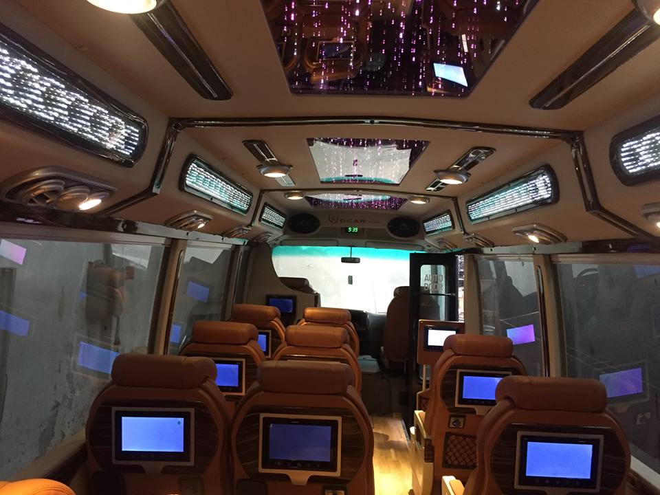 Thuê xe Fuso Dcar Limousine 16 chỗ