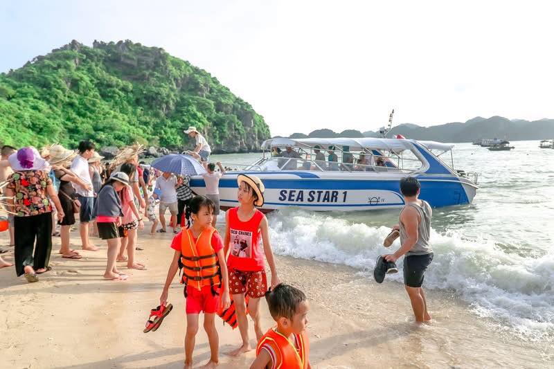 Tour cano ghép đoàn vịnh Lan Hạ Cát Bà