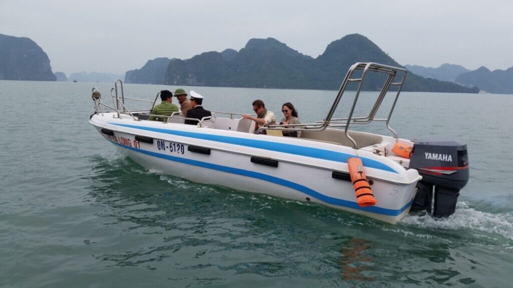 Tour Cano thăm vịnh Hạ Long - Lan Hạ