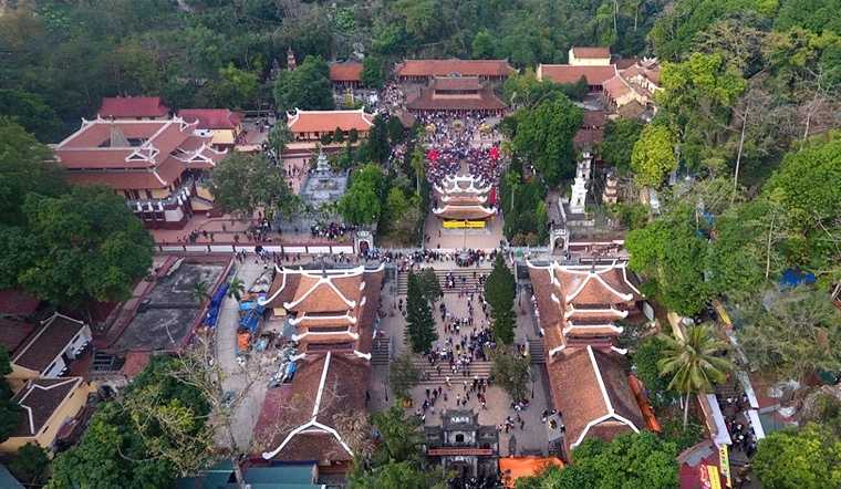 Tour lễ hội Chùa Hương 1 ngày