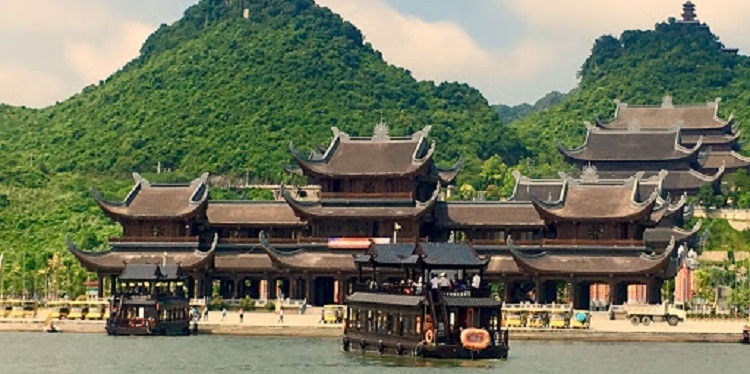 Tour Chùa Tam Chúc-Địa Tạng Phi Lai Tự 1 Ngày