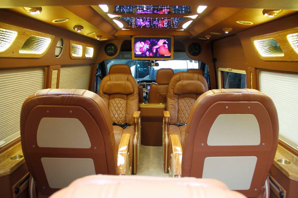 Thuê xe limousine dcar đi Thiên Cầm Hà Tĩnh