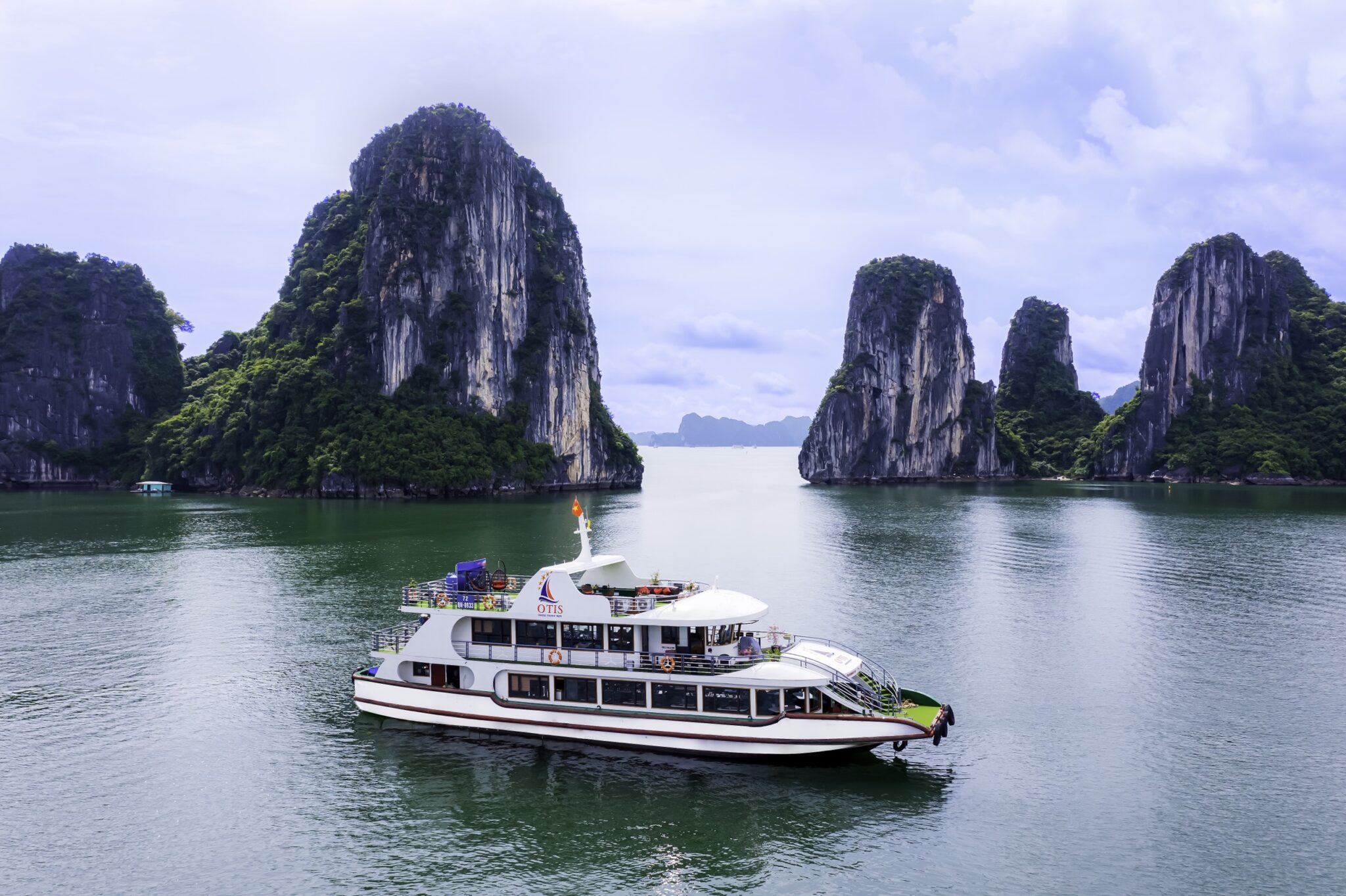 Du thuyền Otis Hạ Long Cruise 1 ngày