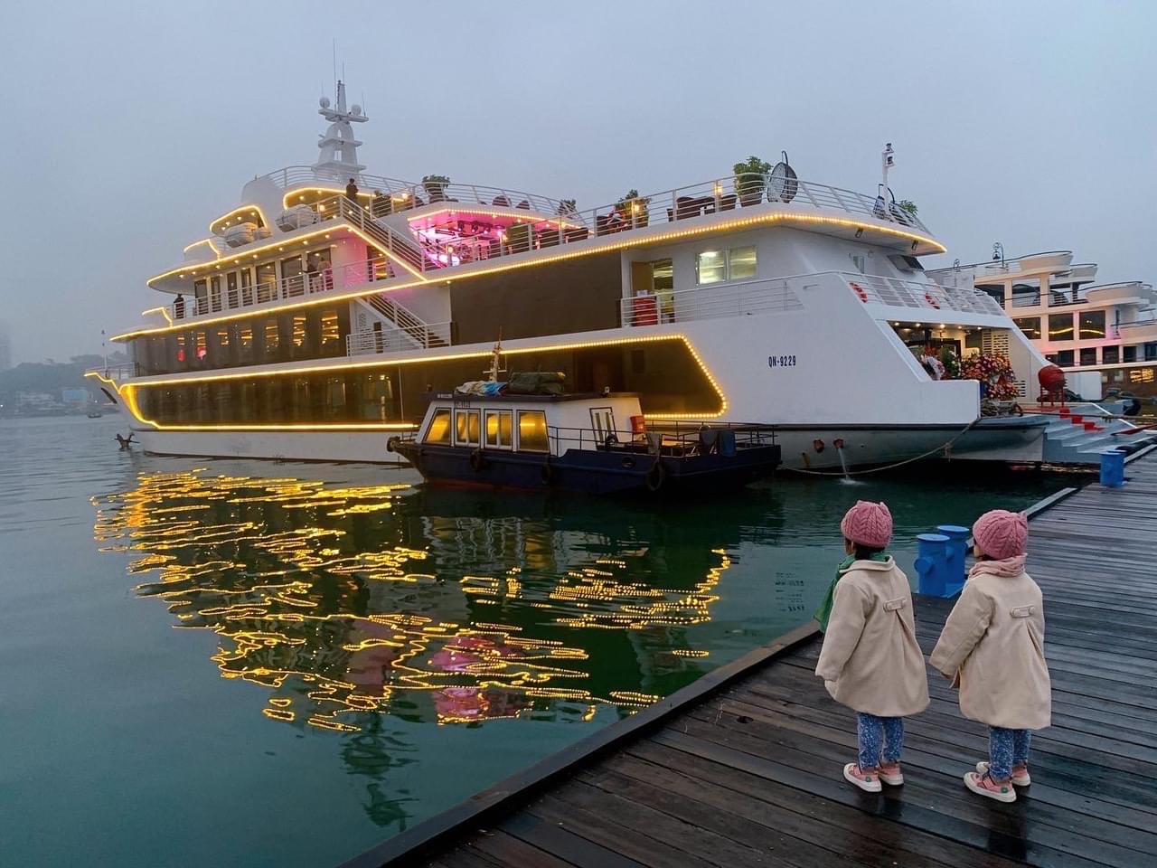 Du thuyền Hạ Long Sea Octopus