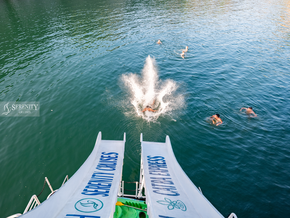 Du thuyền Serenity Lan Hạ Cruise vịnh 1 ngày