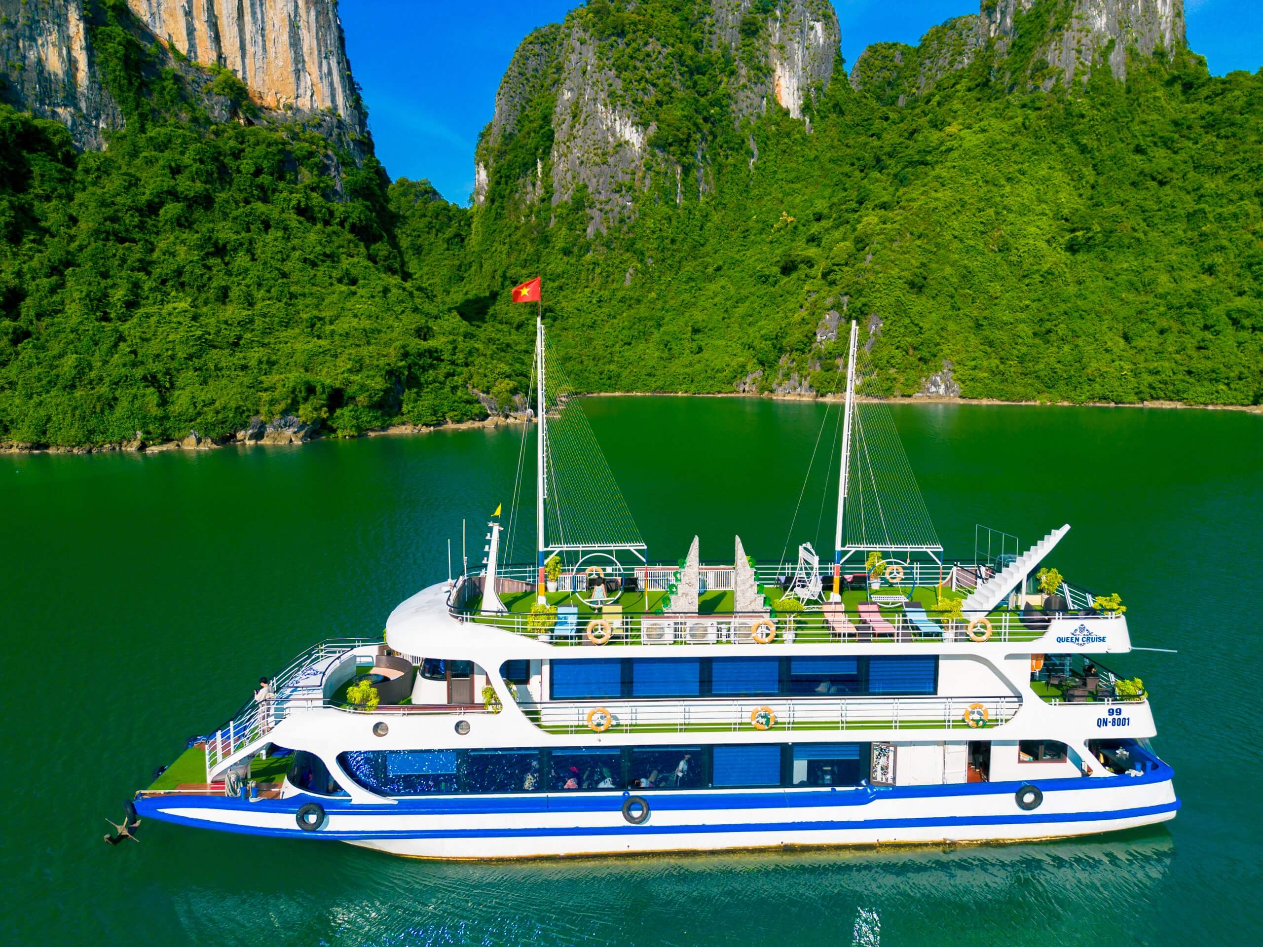 Du thuyền Queen Hạ Long Cruise 5 sao