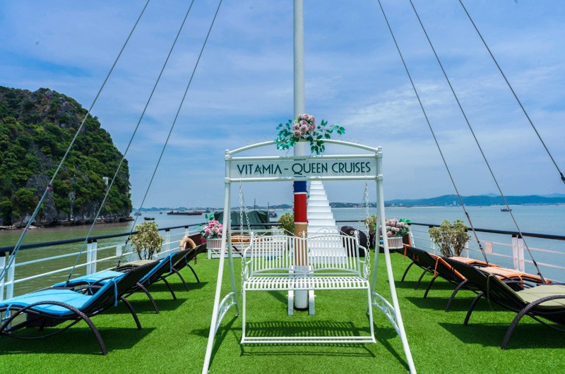 Du thuyền Queen Hạ Long Cruise 5 sao