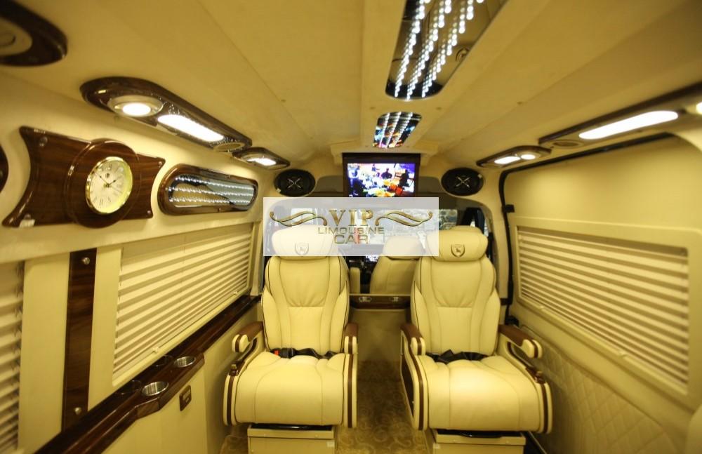 Thuê xe Dcar Limousine đi Đông Tây Bắc